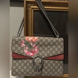 ✨Gucci Dionysus Blooms GG
Supreme Canvas Shoulder Bag w/COA